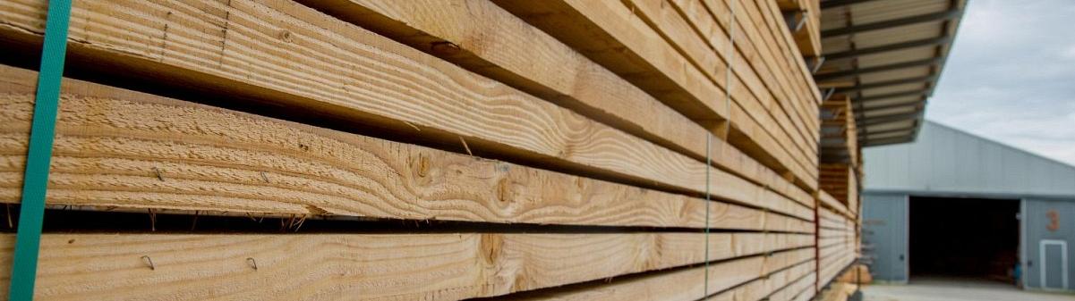Massief tuinhout op voorraad bij Bax Hout