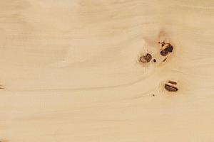 <p>Lindehout is een zacht, licht Europees hout met een gelijkmatige, cr&egrave;mewitte tot lichtgele kleur en een fijne, egale structuur, dat door zijn uitstekende bewerkbaarheid al eeuwenlang favoriet is bij houtsnijders, kunstenaars en ambachtslieden voor fijn beeldhouwwerk en decoratief schrijnwerk.</p>
